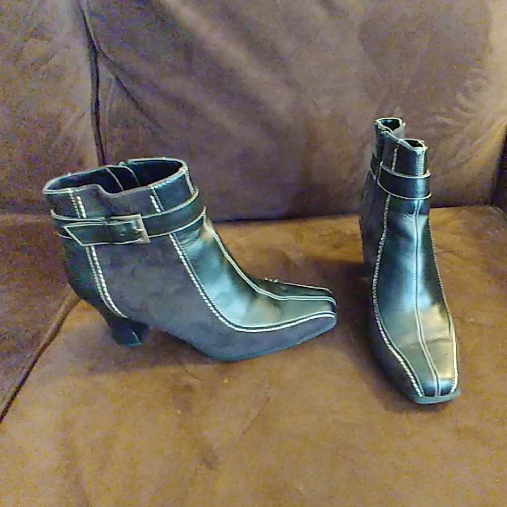 Women's shoes